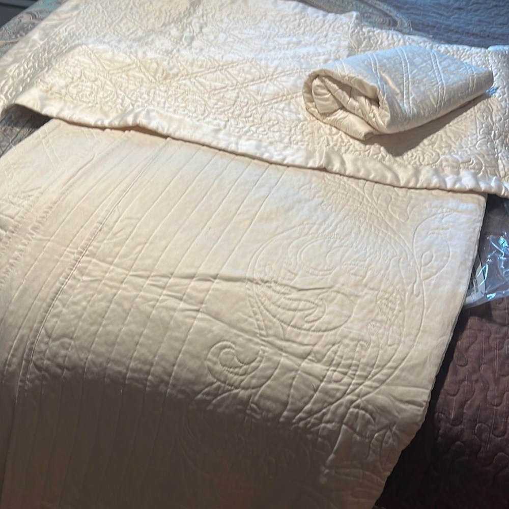 King size quilt and shams. Better Homes & Gardens